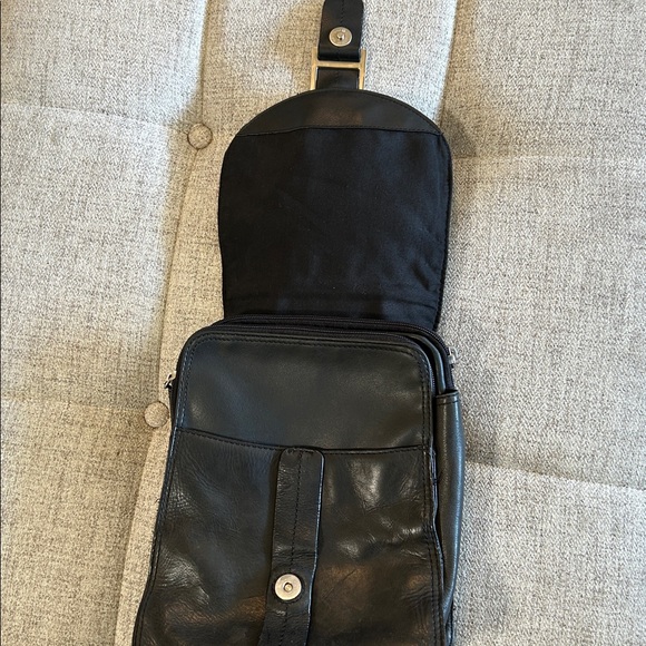 GREAT AMERICAN LEATHERWORKS BLACK BACKPACK BAG - Picture 6 of 16